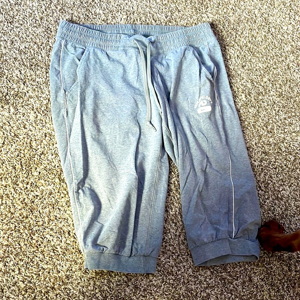 Knee shorts